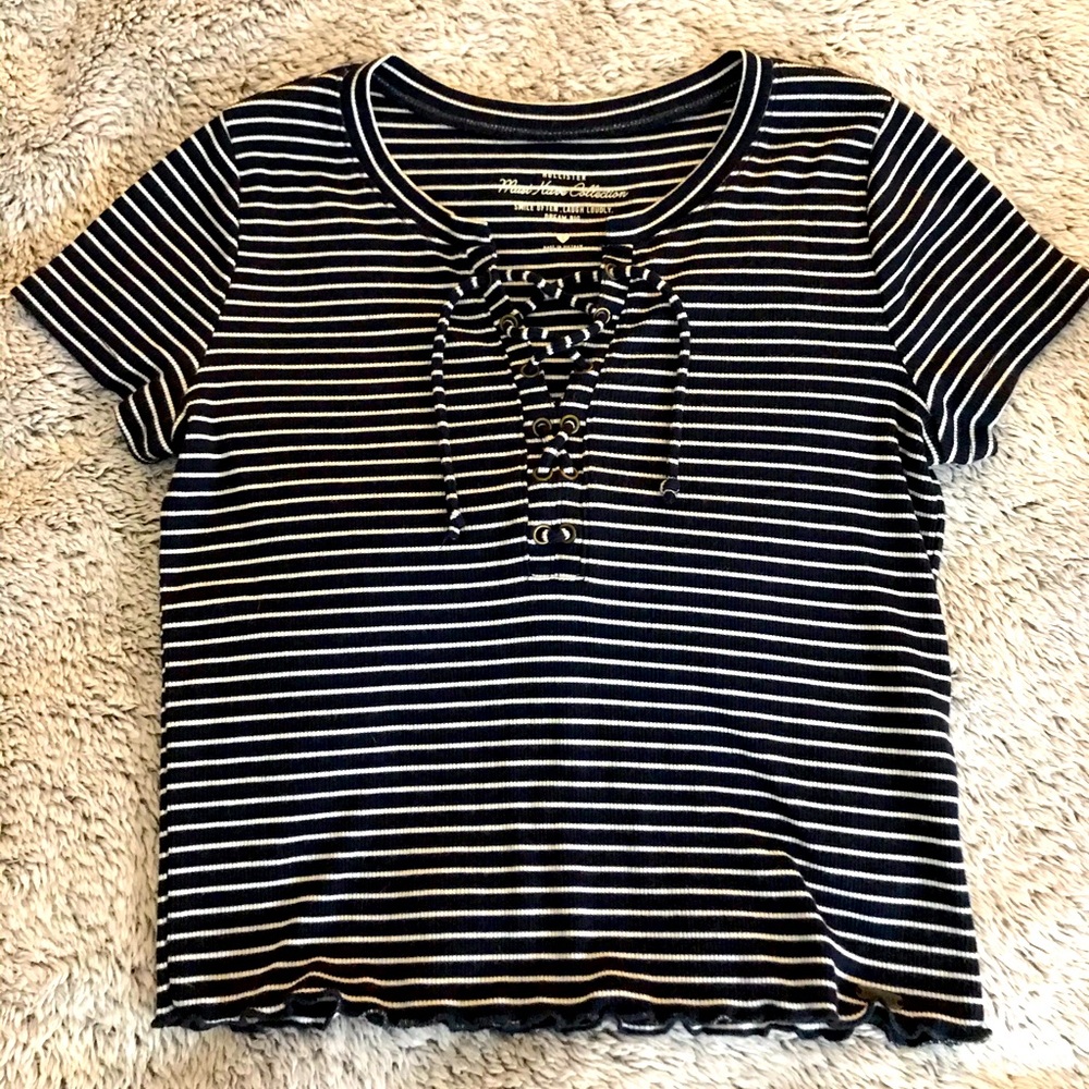Hollister Cropped Short Sleeve Top, Small